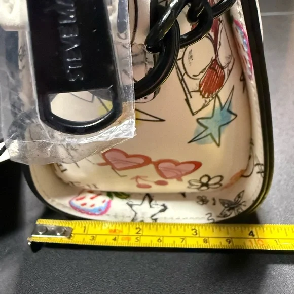NWT Steve Madden Blynn Doodle Graffiti Crossbody Bag NYC - Picture 7 of 8